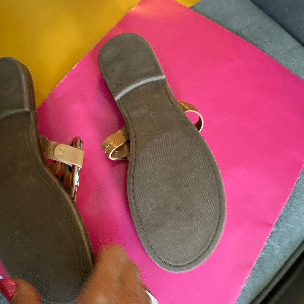 Kelly & Katie Brown Sandals with Medallion Detail - Picture 4 of 6